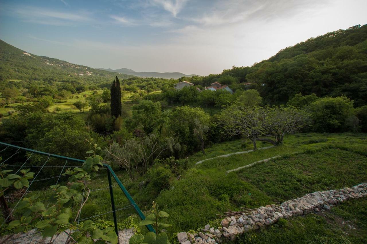 Вилла Rustic Stone House Бар Экстерьер фото