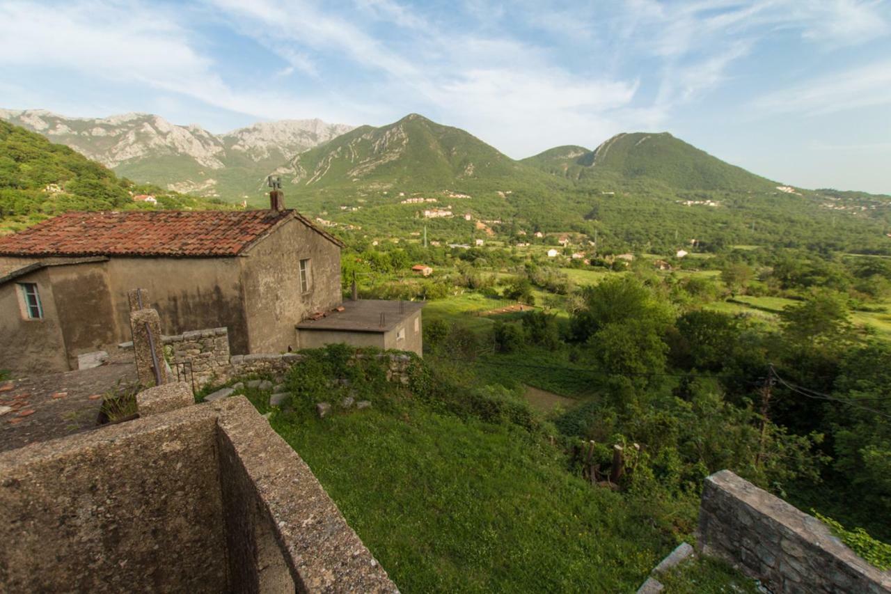 Вилла Rustic Stone House Бар Экстерьер фото